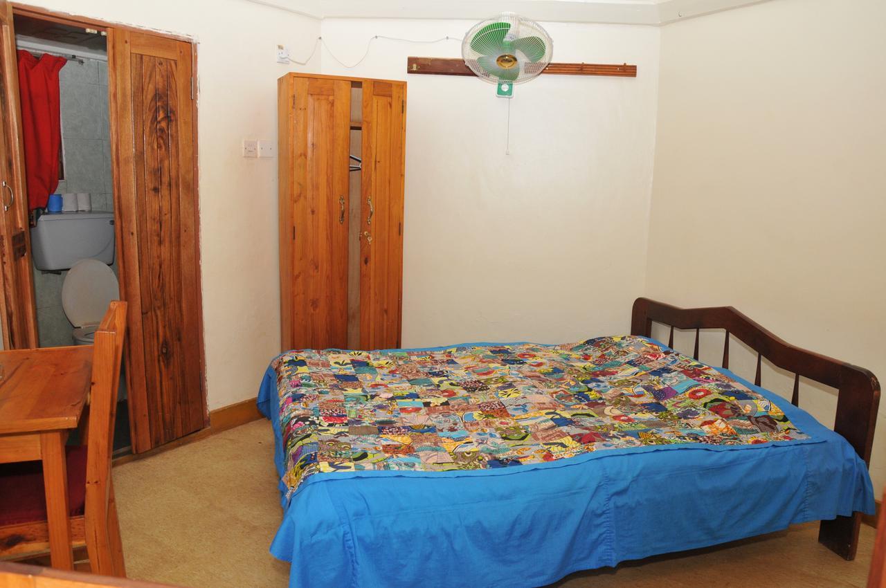 New Court View Hotel Masindi Extérieur photo